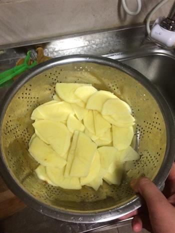 孜然土豆片的做法步骤1