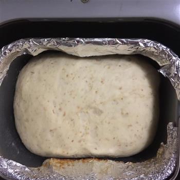 豆沙卷面包的做法步骤2