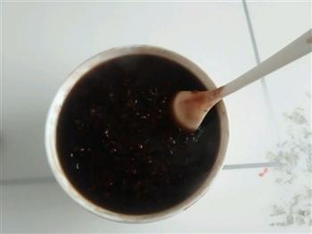 黑米粥的做法图解2
