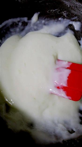 炸脆皮鲜奶的做法步骤2