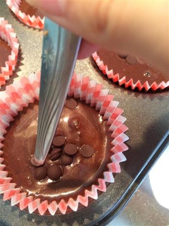 巧克力纸杯蛋糕的做法步骤17
