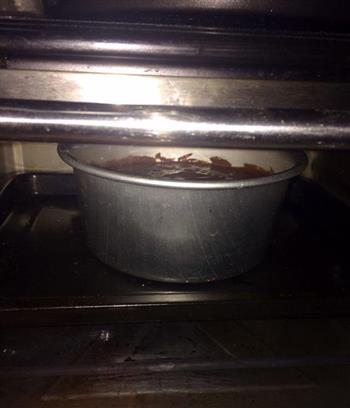 香浓可口的朗姆巧克力戚风蛋糕的做法步骤5