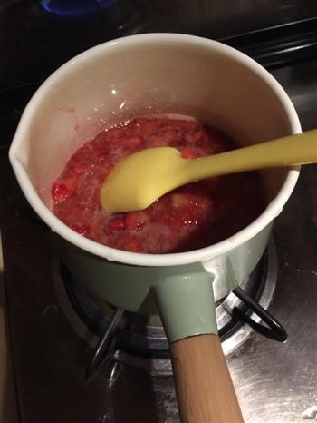 解救草莓的好办法一一一自制草莓酱的做法步骤4