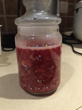 解救草莓的好办法一一一自制草莓酱的做法步骤5