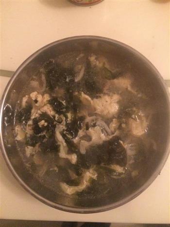 紫菜虾米蛋花汤的做法步骤1