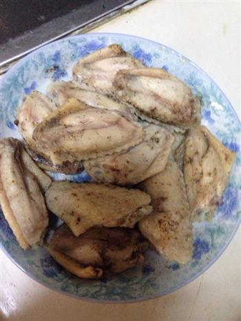 干锅鸡翅虾的做法图解1