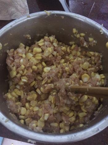 玉米饺子的做法步骤1