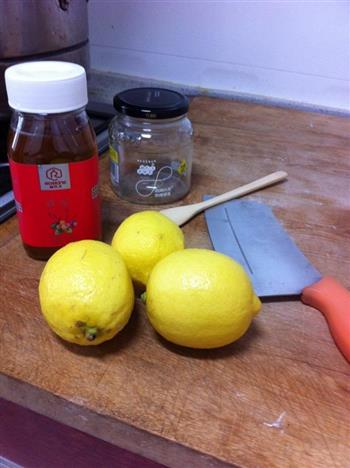 蜂蜜腌柠檬的做法步骤1
