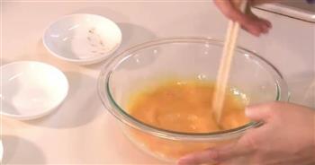 正宗日式蛋包饭的做法步骤3