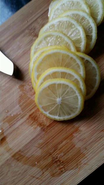 温暖甜蜜的蜂蜜柠檬茶的做法步骤4
