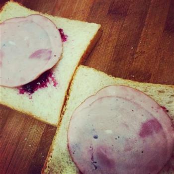 蓝莓火腿三明治的做法步骤2