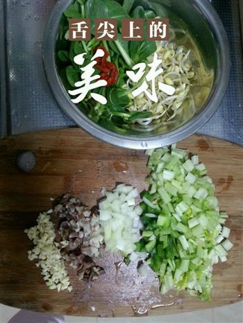 腊肉蔬菜豆汤的做法图解1
