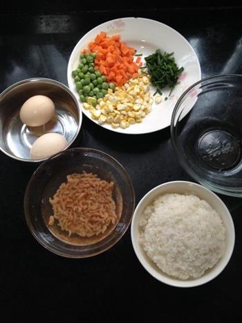 家常-蛋炒饭的做法步骤1