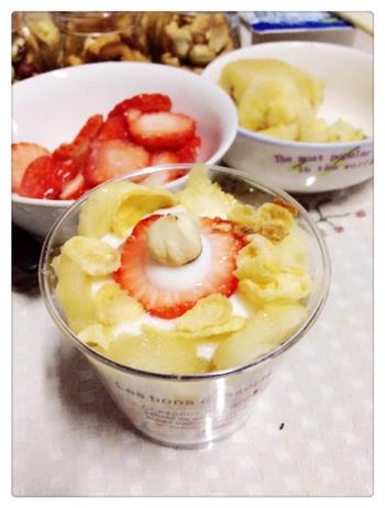 水果繽紛酸奶杯的做法步骤3