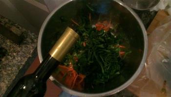 凉拌菠菜的做法步骤3