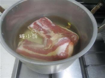 鹌鹑蛋红烧肉的做法步骤1