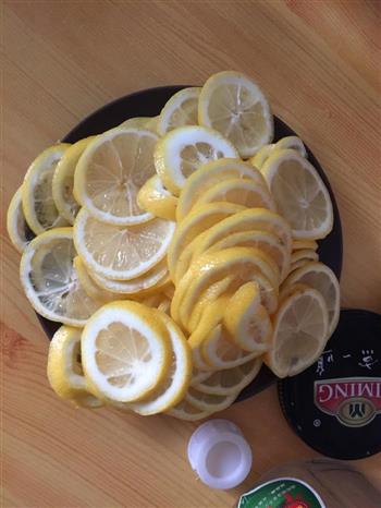 减大肚子柠檬蜂蜜水的做法步骤1