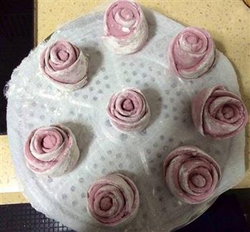 紫薯玫瑰花馒头的做法步骤3