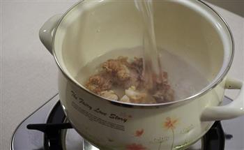 薏米冬瓜排骨汤 祛湿排毒的做法步骤2