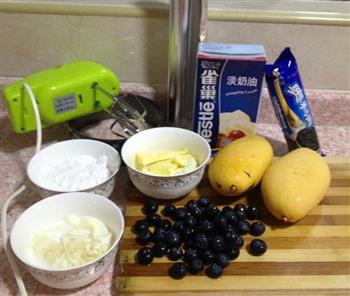 蓝莓芒果慕斯蛋糕的做法步骤1