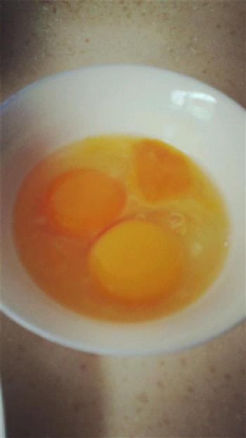 蚕豆炒鸡蛋的做法步骤2