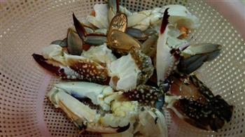 鲍鱼扇贝梭子蟹斑节虾蛤蜊小黄鱼海鲜面的做法步骤3