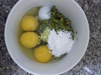香椿煎蛋的做法步骤5