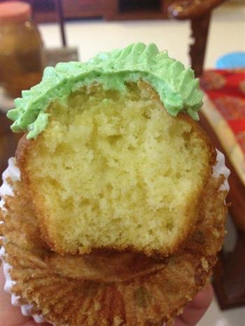 三叶草奶昔cupcake—超级软棉的杯子蛋糕的做法步骤17