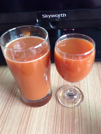 苹果番茄梨胡萝卜汁的做法步骤1