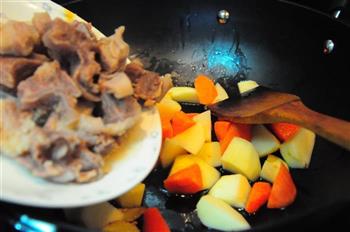 土豆咖喱牛肉-附做土豆不散的小窍门的做法步骤10
