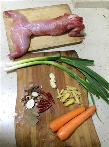 砂锅炖胡萝卜兔肉的做法图解1