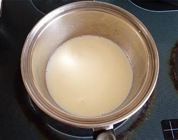 焦糖牛奶香芋双层布丁的做法图解2