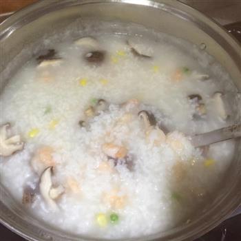 虾仁香菇蔬菜粥的做法步骤1