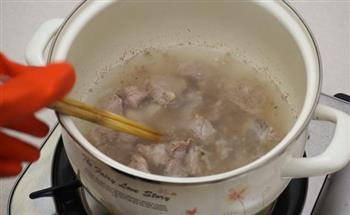 春季喝什么汤 罗汉果西洋菜排骨汤 清燥润肺的做法步骤2