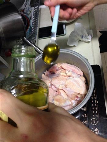 小黄家酱油鸡翅的做法步骤2