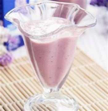 蓝莓棉花糖奶昔的做法步骤3