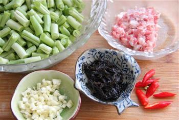 榄菜肉末四季豆的做法步骤1
