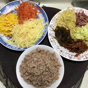 中国人的韩式拌饭的做法步骤1