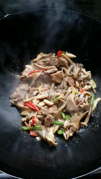 蘑菇炒肉片的做法步骤4