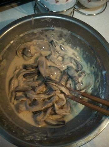 可做零食的香脆炸蘑菇的做法步骤2