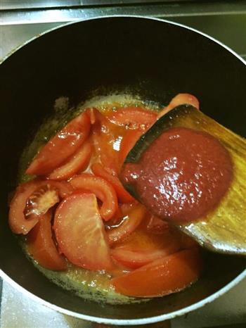 番茄金针肥牛煲的做法图解8