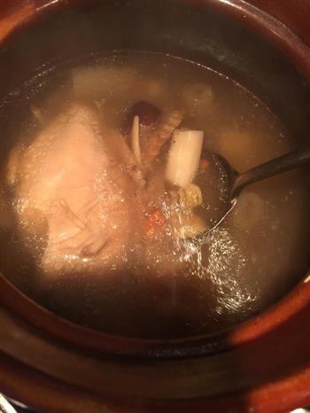 竹荪鸡肉老火汤的做法图解2