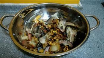 家常腊肉豆豉火锅的做法步骤3