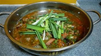 家常腊肉豆豉火锅的做法步骤6