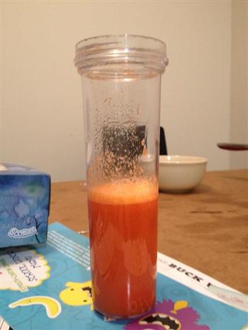 纯正胡萝卜苹果汁的做法步骤4