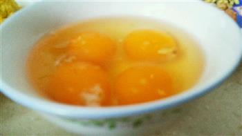 灰灰的香椿炒蛋的做法步骤2