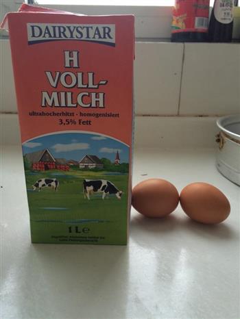 自制牛奶鸡蛋油条的做法图解1