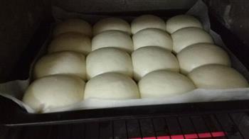 松软中种甜面包的做法步骤3