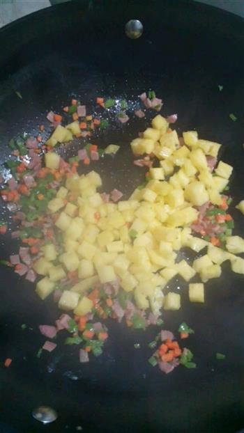 菠萝蛋炒饭的做法图解4