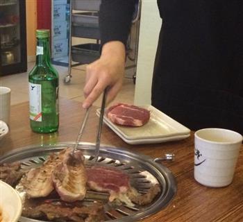 韩国炭火烤肉， 如何吃的做法图解2